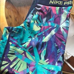 Nike dri fit crop leggings - small